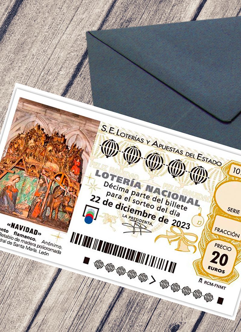 Décimo de lotería de navidad encima de un sobre negro.